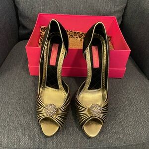 Betsy Johnson Chic Gold Peep-Toe Heels with Rhinestone Accent